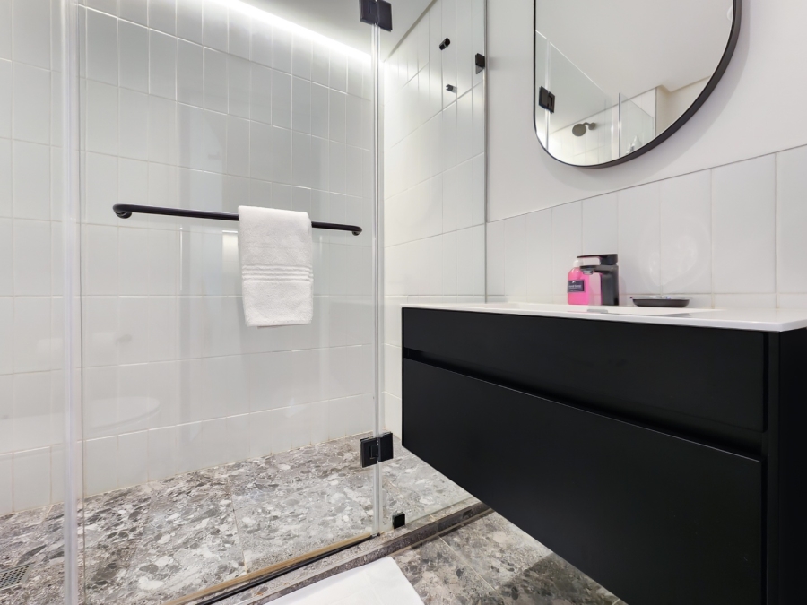 1 Bedroom Property for Sale in Sea Point Western Cape